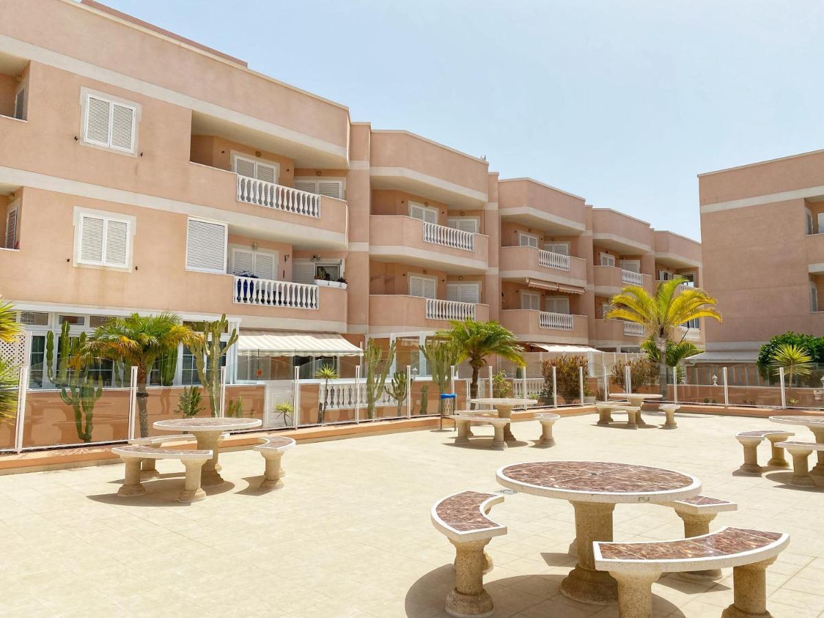 Hugo'S Holiday Apartment In Costa Del Silencio Arona  Eksteriør billede